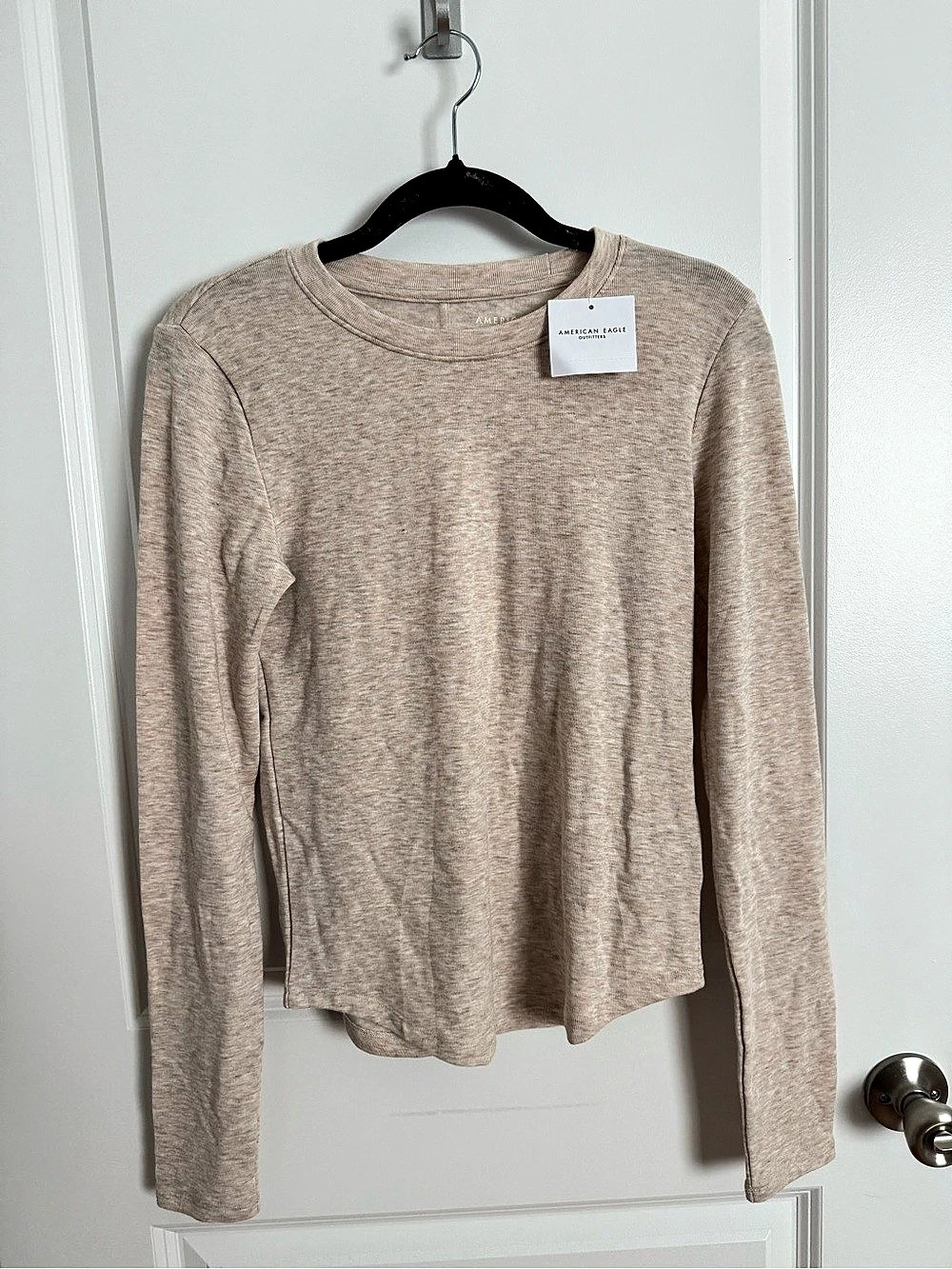 American Eagle Outfitters Long Sleeve Top in Beige Size Medium NWT